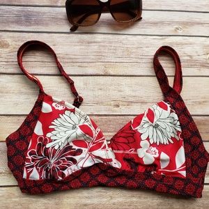 Athleta 36B/34 Bikini Swimsuit Top Underwire EUC